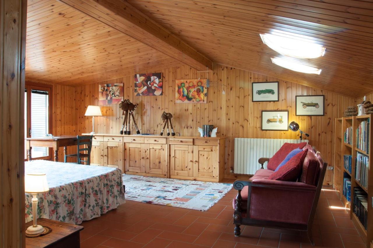 Casa Del Merlo SantʼAndrea di Compito Kültér fotó